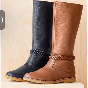 Girls like new garnet hill Elephantito boots size 10